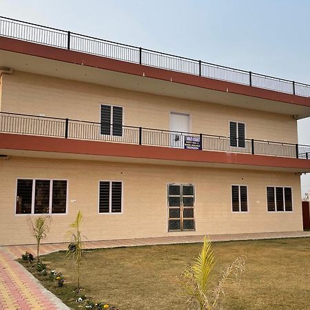 大诺伊达 Shrinath Residency酒店 外观 照片