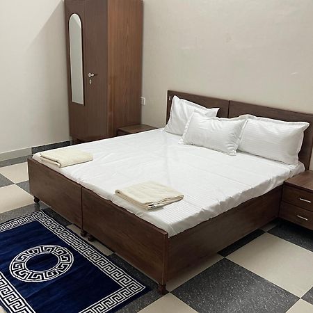 大诺伊达 Shrinath Residency酒店 外观 照片