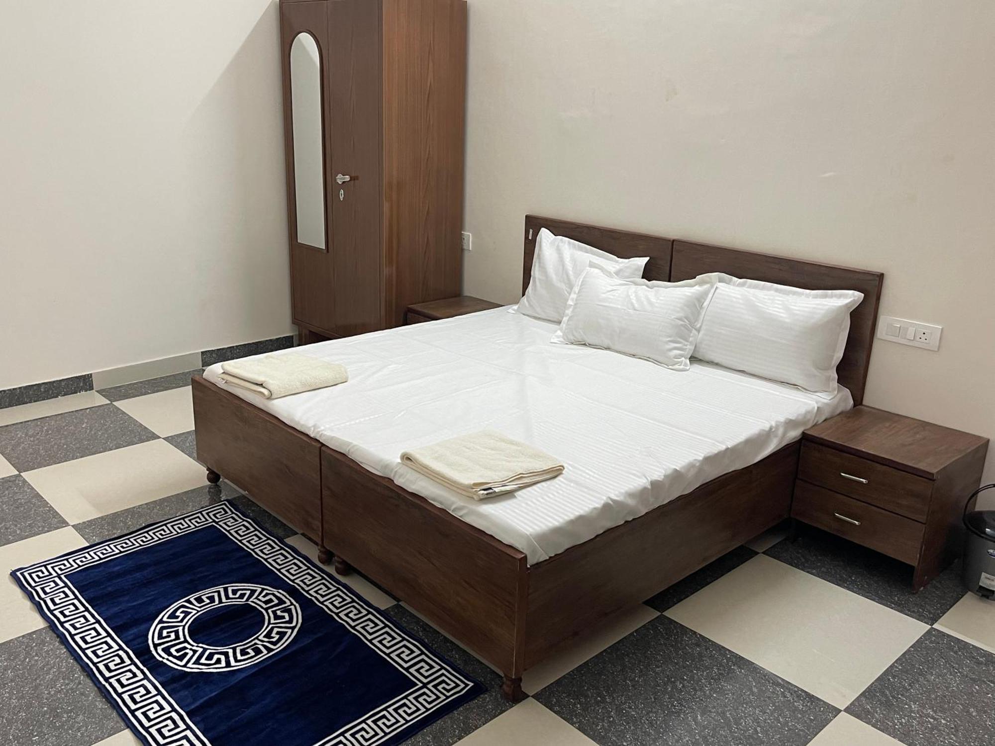 大诺伊达 Shrinath Residency酒店 外观 照片